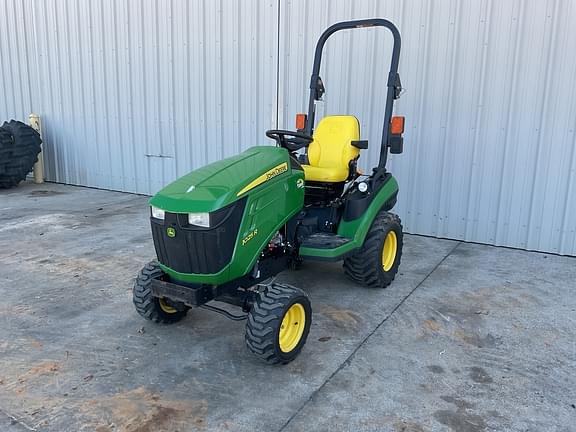 Image of John Deere 1025R equipment image 4