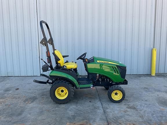 Image of John Deere 1025R equipment image 1