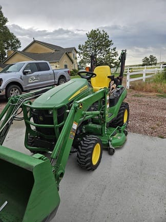 2016 John Deere 1025R Equipment Image0