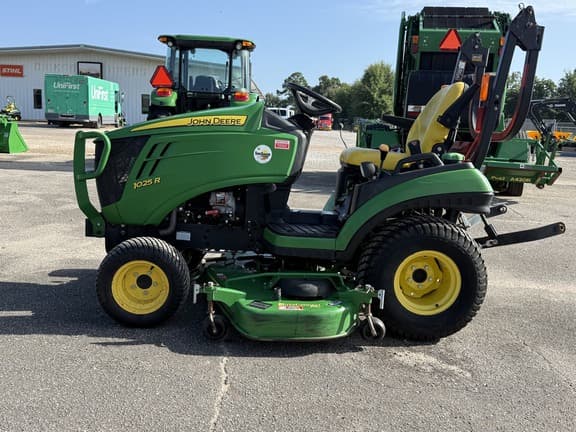 Image of John Deere 1025R equipment image 2