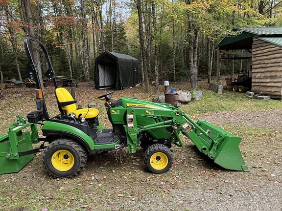 Image of John Deere 1025R equipment image 1