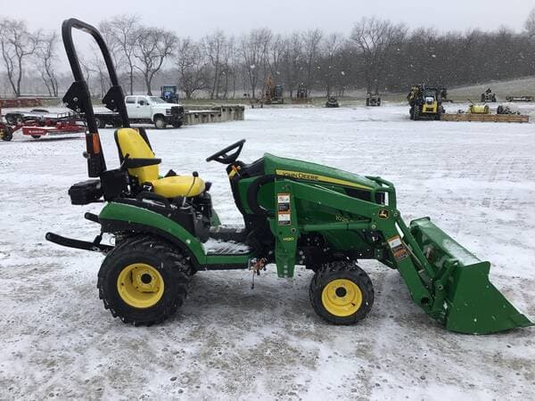 Image of John Deere 1025R equipment image 2