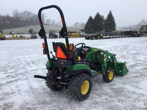 Image of John Deere 1025R equipment image 4