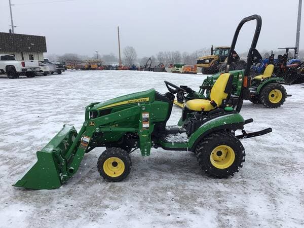 Image of John Deere 1025R equipment image 3