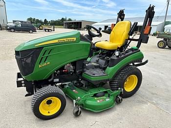 2016 John Deere 1025R Equipment Image0