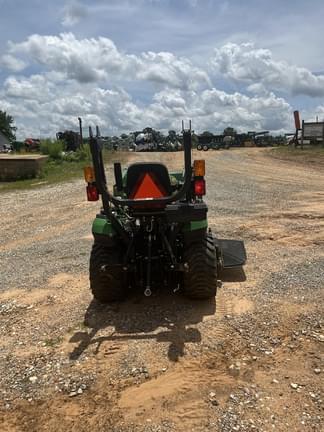 Image of John Deere 1025R equipment image 3