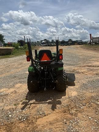 Image of John Deere 1025R equipment image 3