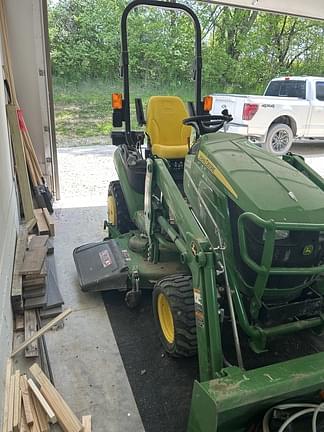 Image of John Deere 1025R equipment image 3