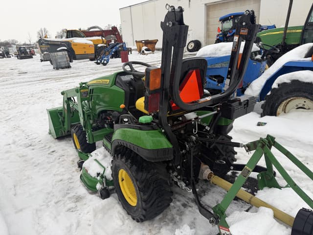 Image of John Deere 1025R equipment image 3