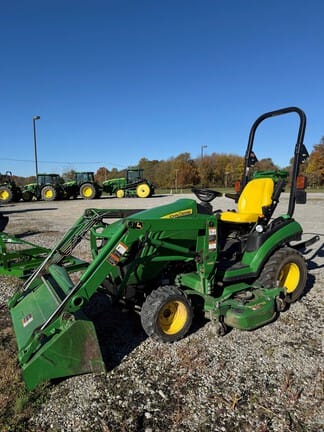 2016 John Deere 1025R Equipment Image0
