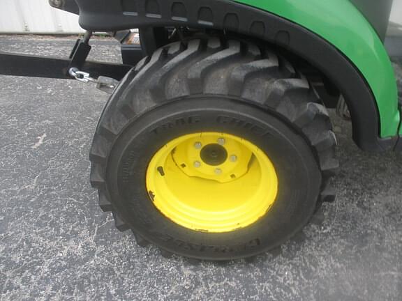 Image of John Deere 1025R equipment image 4