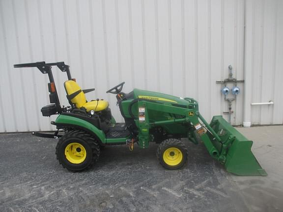 Image of John Deere 1025R equipment image 1