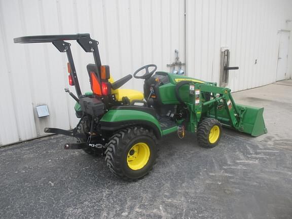 Image of John Deere 1025R equipment image 2