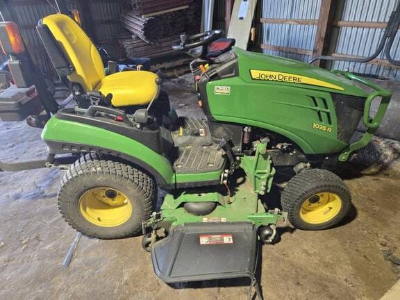 2016 John Deere 1025R Equipment Image0