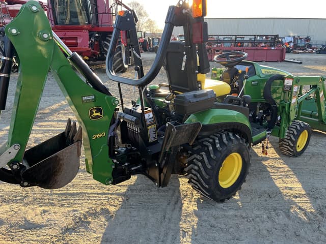 Image of John Deere 1025R equipment image 3