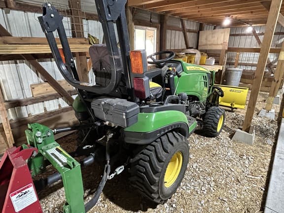 Image of John Deere 1025R equipment image 3