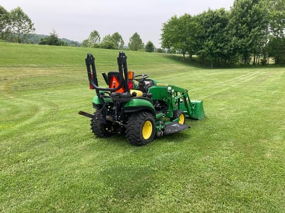 Image of John Deere 1025R equipment image 3