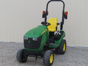 2016 John Deere 1025R Image