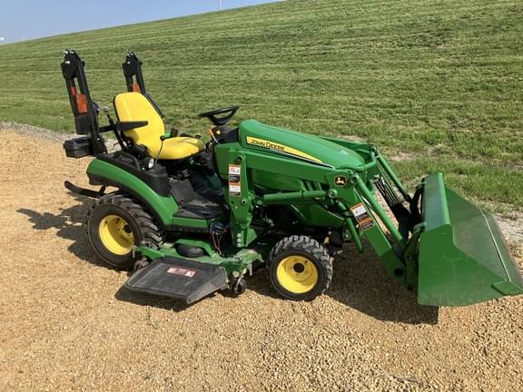 Image of John Deere 1025R equipment image 3