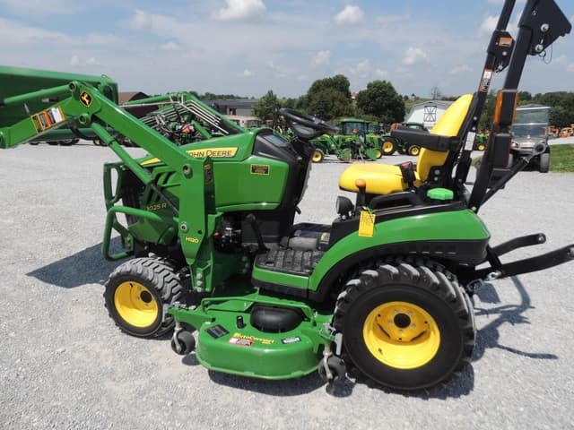Image of John Deere 1025R equipment image 1