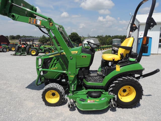 Image of John Deere 1025R equipment image 2