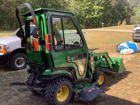 Image of John Deere 1025R equipment image 3