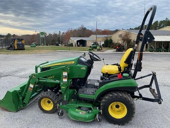 Image of John Deere 1025R equipment image 3