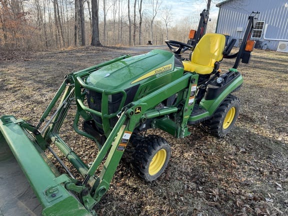 2016 John Deere 1025R Equipment Image0