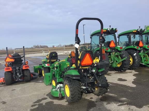 Image of John Deere 1025R equipment image 3