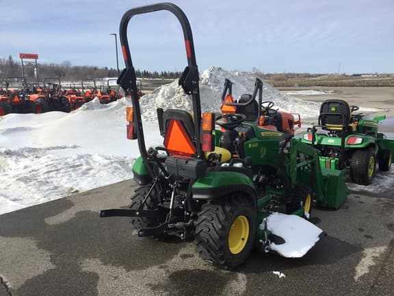 Image of John Deere 1025R equipment image 4