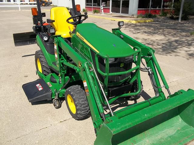 Image of John Deere 1025R equipment image 2