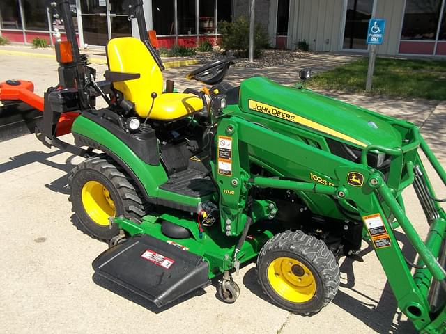 Image of John Deere 1025R equipment image 3