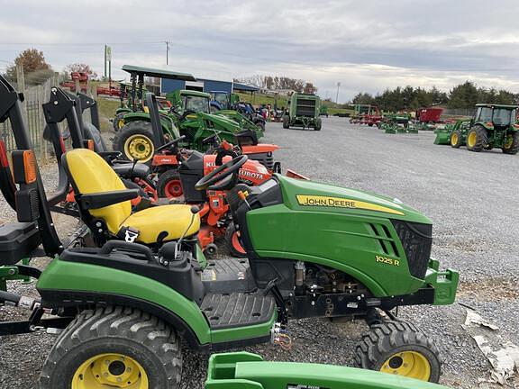 Image of John Deere 1025R equipment image 4