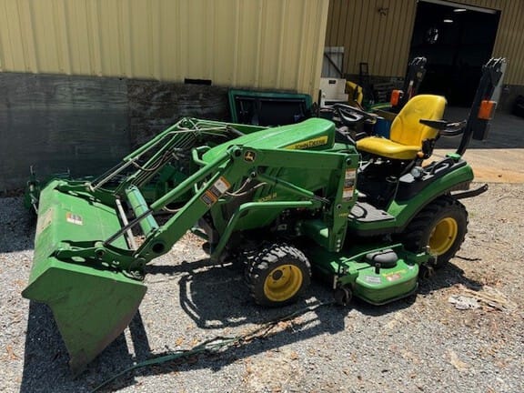 2016 John Deere 1025R Equipment Image0