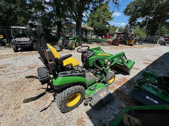 Image of John Deere 1025R equipment image 3