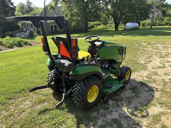 Image of John Deere 1025R equipment image 4