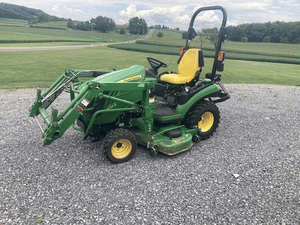 2016 John Deere 1025R Image