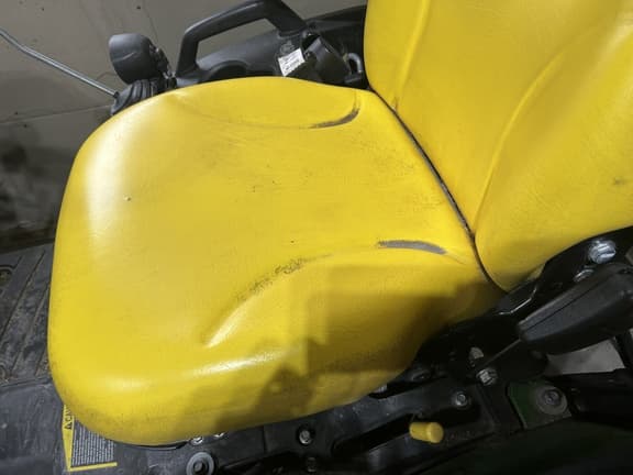 Image of John Deere 1025R equipment image 4