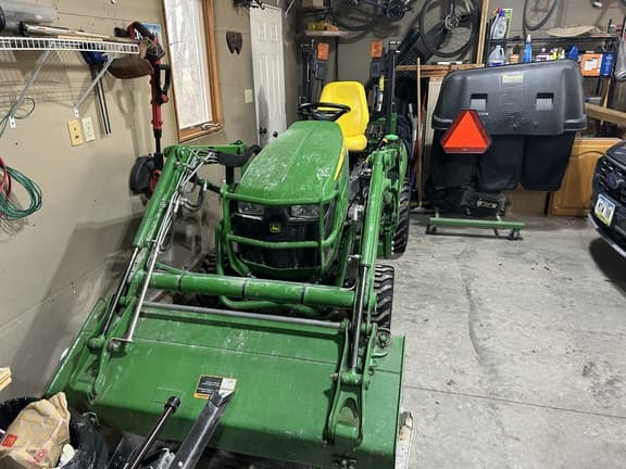 Image of John Deere 1025R equipment image 2