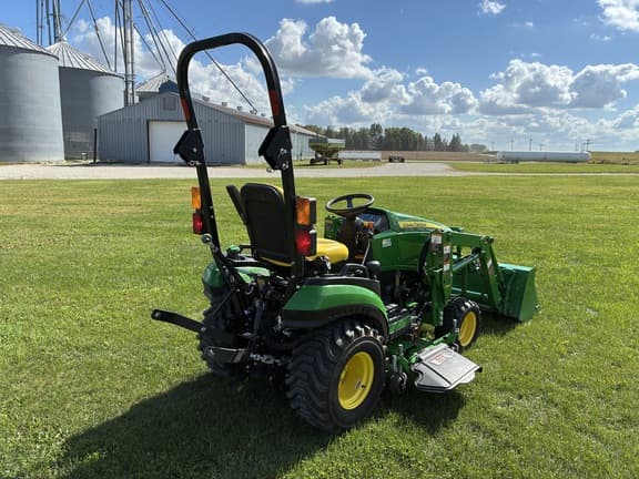 Image of John Deere 1025R equipment image 4