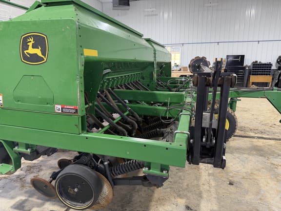 Image of John Deere 1590 equipment image 3