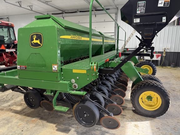 Image of John Deere 1590 equipment image 4