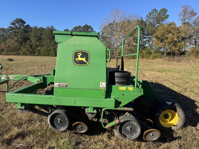 Image of John Deere 1590 equipment image 2