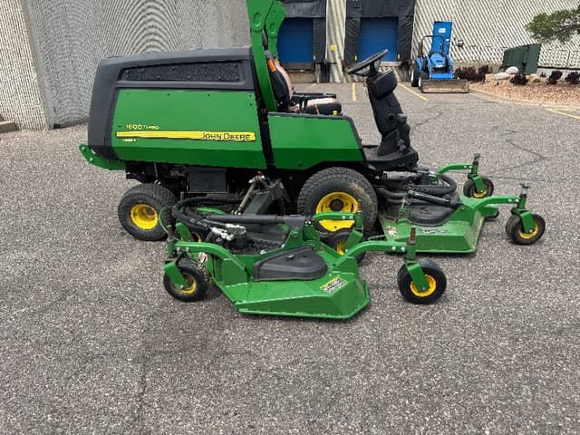 Image of John Deere 1600 Turbo II equipment image 4