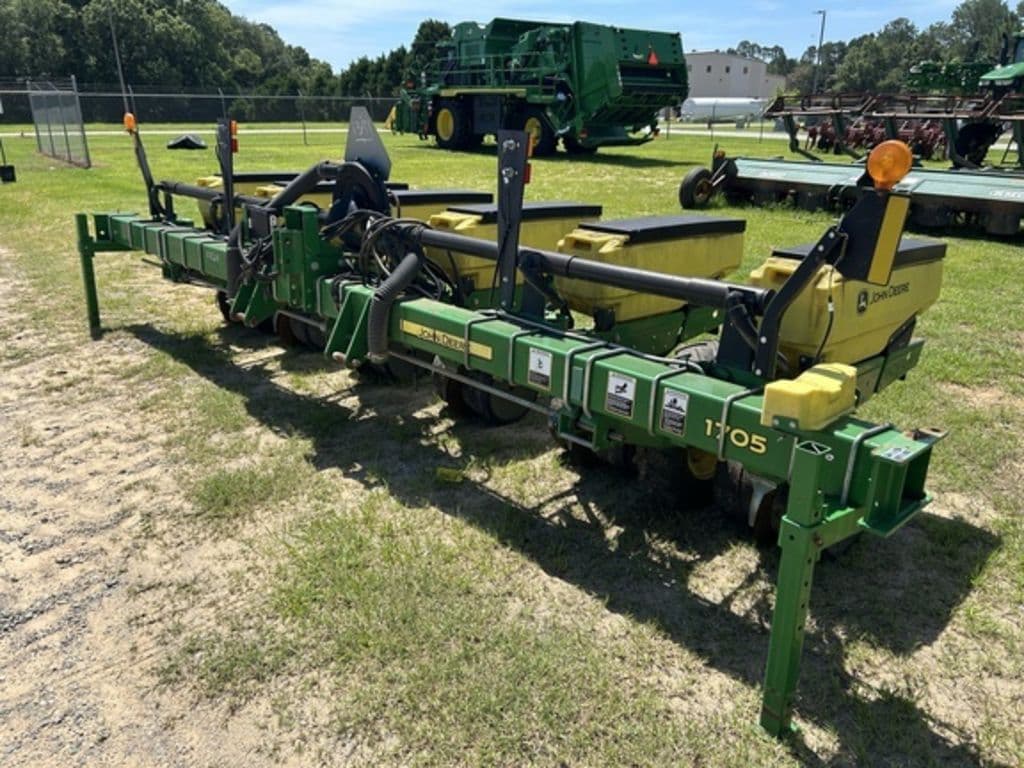 Image of John Deere 1705 Primary image