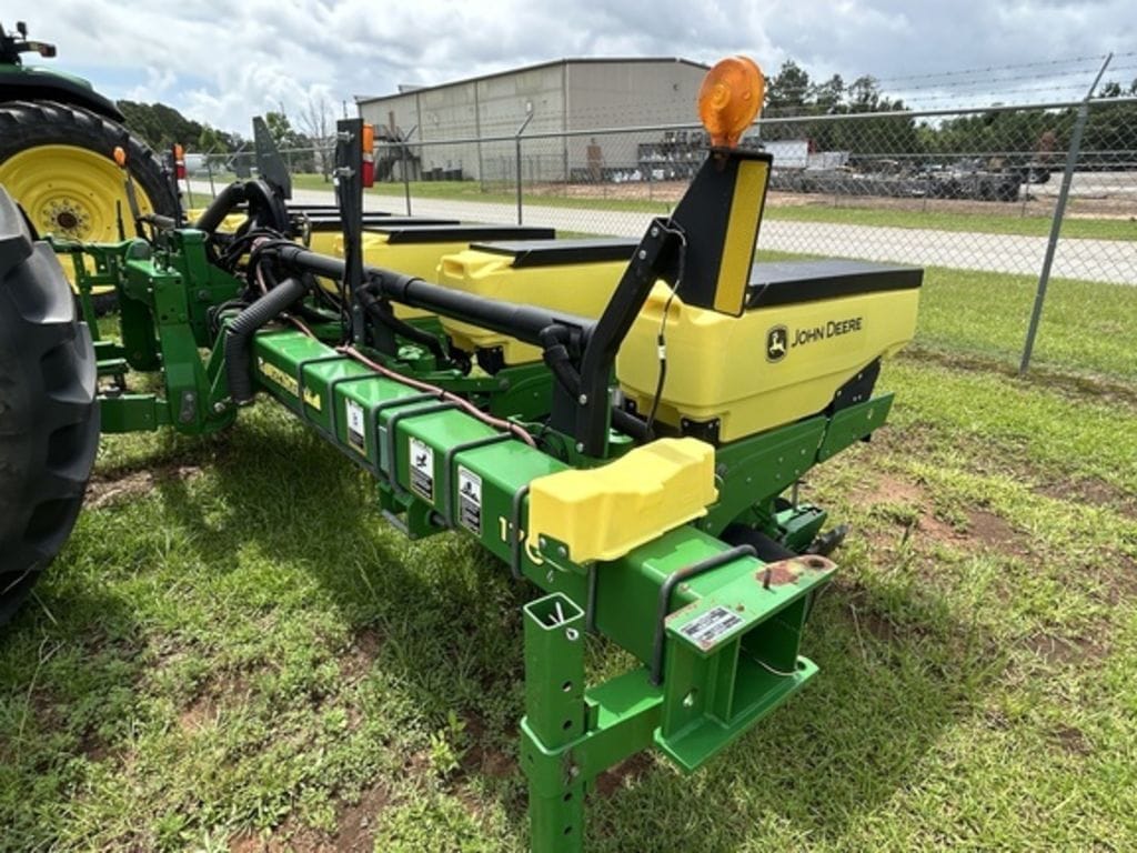 2016 John Deere 1705 Equipment Image0
