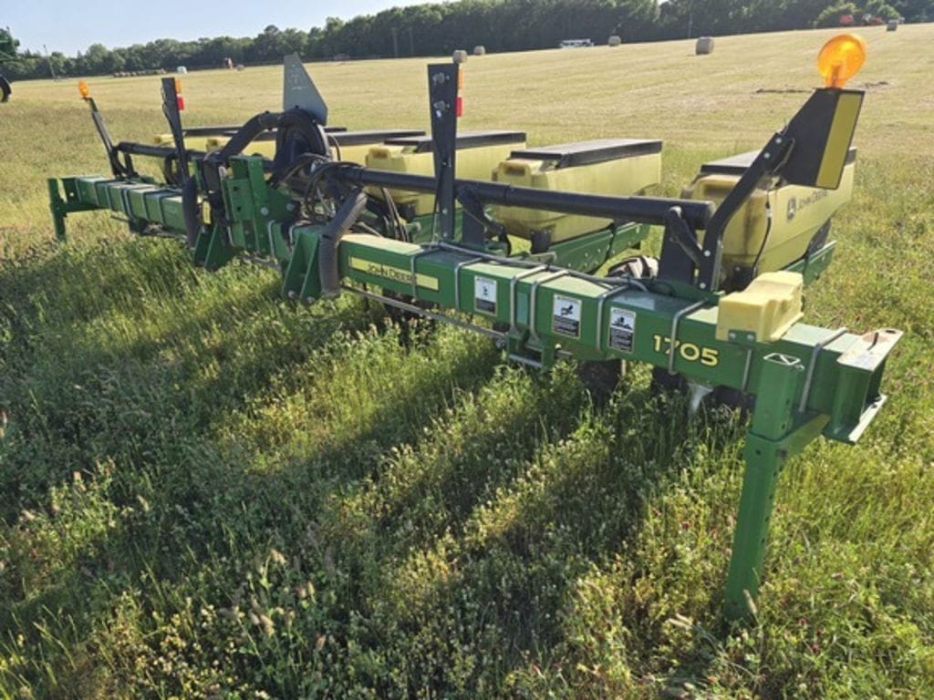 2016 John Deere 1705 Equipment Image0