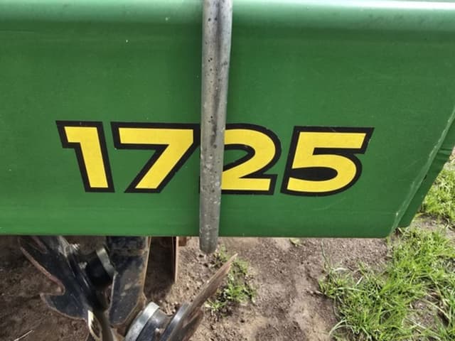 Image of John Deere 1725 equipment image 1
