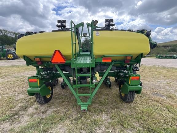 Image of John Deere 1725 equipment image 4