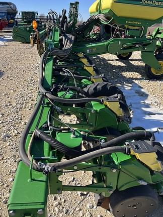 Image of John Deere 1725 equipment image 1